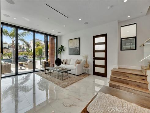 518 8th Street , Huntington Beach, CA