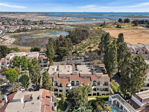 5145 Tortuga 207 Drive, Huntington Beach, CA