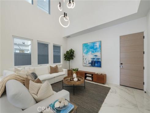 125 8th Street, Huntington Beach, CA