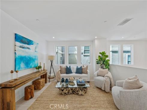 125 8th Street, Huntington Beach, CA