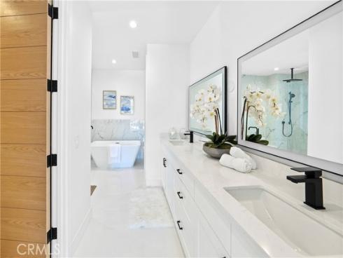 125 8th Street, Huntington Beach, CA