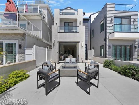 125 8th Street, Huntington Beach, CA