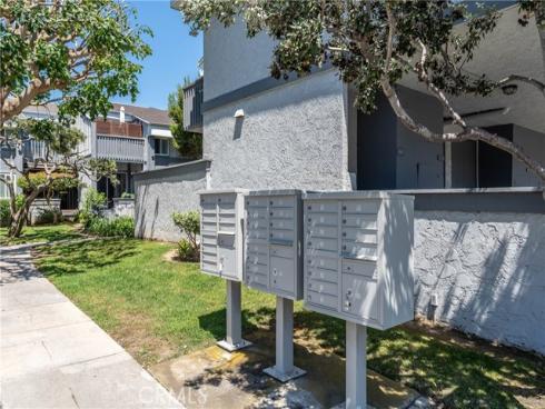 17072  Pacific Coast (#100)  202 , Huntington Beach, CA