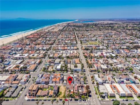 321  13th   Street, Huntington Beach, CA