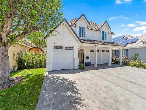 19365 Woodlands Drive, Huntington Beach, CA