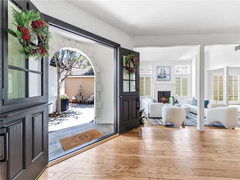 19365 Woodlands Drive, Huntington Beach, CA