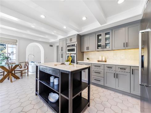 19365 Woodlands Drive, Huntington Beach, CA