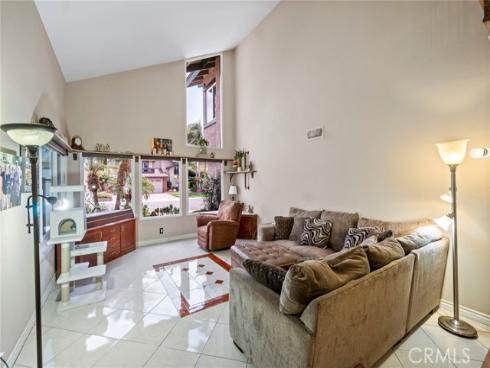 21041 Shaw Lane, Huntington Beach, CA