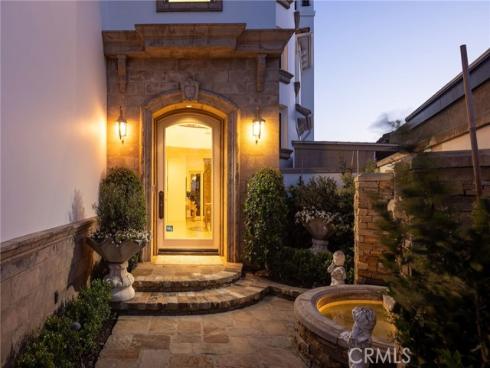 16111 Santa Barbara Lane, Huntington Beach, CA