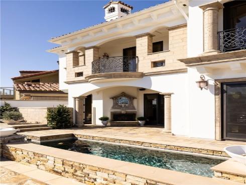 16111 Santa Barbara Lane, Huntington Beach, CA