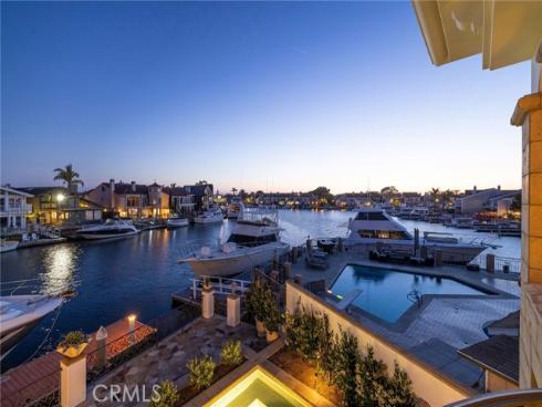 16111 Santa Barbara Lane, Huntington Beach, CA