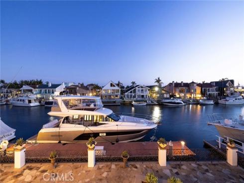 16111 Santa Barbara Lane, Huntington Beach, CA