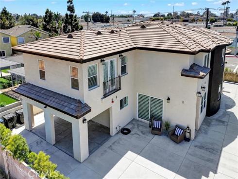 19002 Delaware Street, Huntington Beach, CA