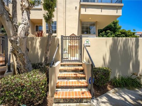 19431 Merion Circle, Huntington Beach, CA