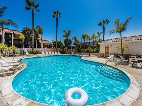 7648 Bay 201 Drive, Huntington Beach, CA