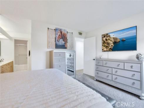 8866 Tulare 301C Drive, Huntington Beach, CA