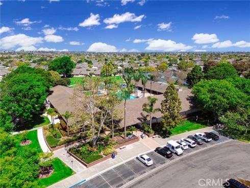 8866 Tulare 301C Drive, Huntington Beach, CA