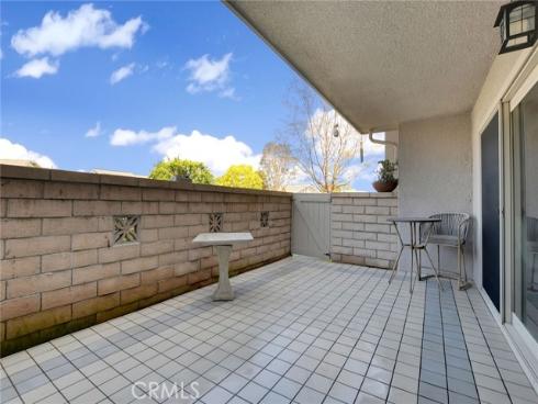 8866 Tulare 301C Drive, Huntington Beach, CA