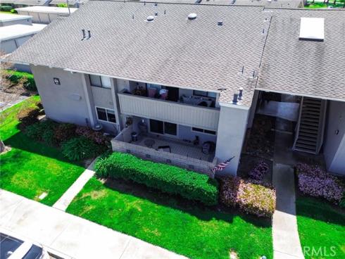 8866 Tulare 301C Drive, Huntington Beach, CA