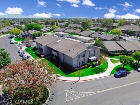 8866 Tulare 301C Drive, Huntington Beach, CA