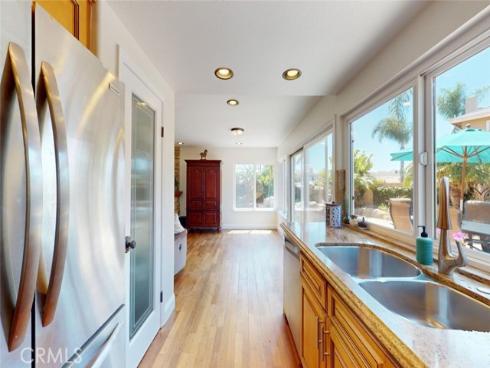 8492 Spring Circle, Huntington Beach, CA