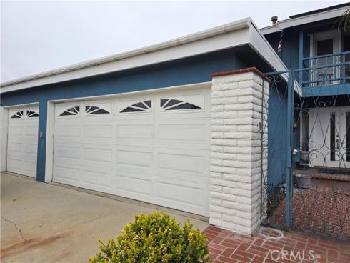 17352 Rob Roy Circle, Huntington Beach, CA