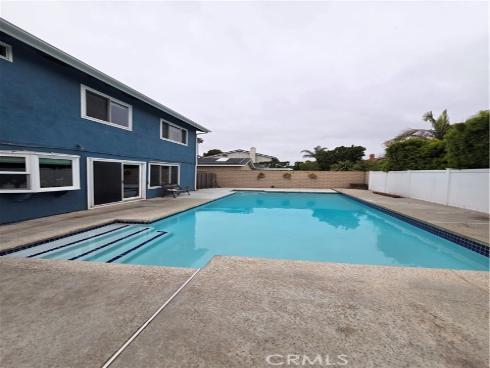 17352 Rob Roy Circle, Huntington Beach, CA