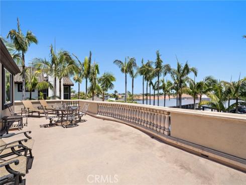 18976  Rockinghorse   Lane, Huntington Beach, CA