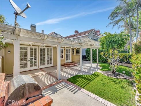 19371 Woodlands Drive, Huntington Beach, CA