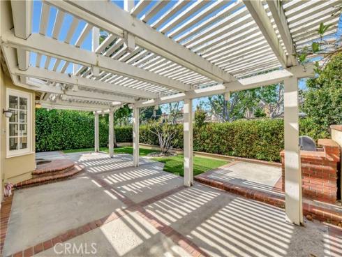 19371 Woodlands Drive, Huntington Beach, CA