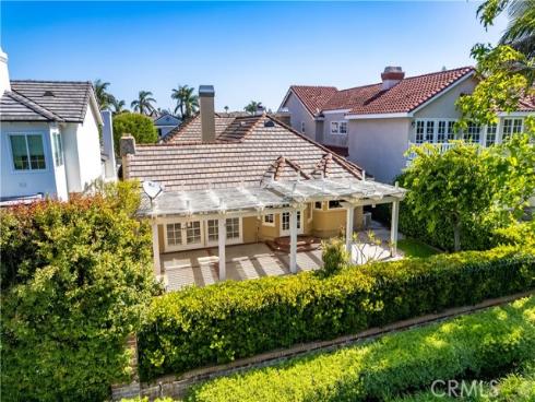 19371 Woodlands Drive, Huntington Beach, CA