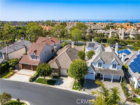 19371 Woodlands Drive, Huntington Beach, CA