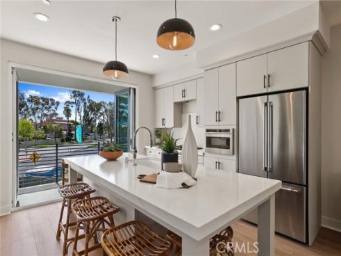 19071  Main  105  Street, Huntington Beach, CA