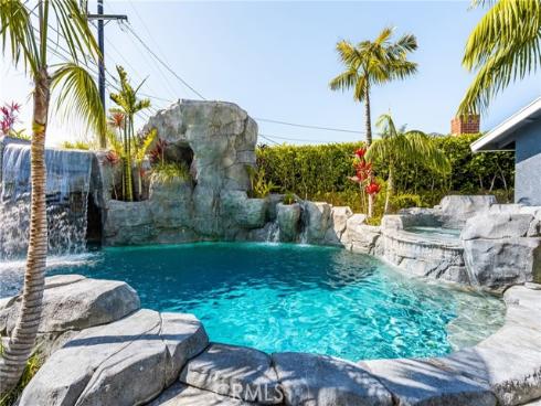 20402 Seven Seas Lane, Huntington Beach, CA