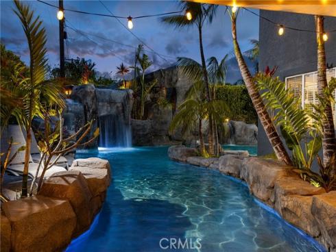 20402 Seven Seas Lane, Huntington Beach, CA