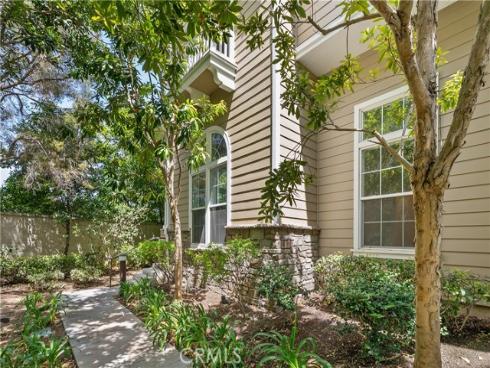 6249 Pacific Pointe 16 Drive, Huntington Beach, CA