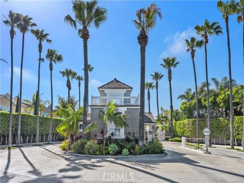6249 Pacific Pointe 16 Drive, Huntington Beach, CA