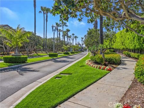 6249 Pacific Pointe 16 Drive, Huntington Beach, CA