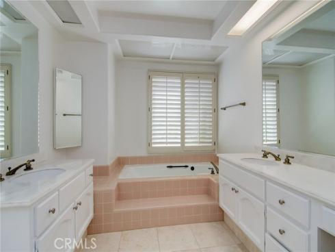 6052 Shadowbrook Circle, Huntington Beach, CA