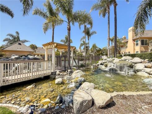 6052 Shadowbrook Circle, Huntington Beach, CA