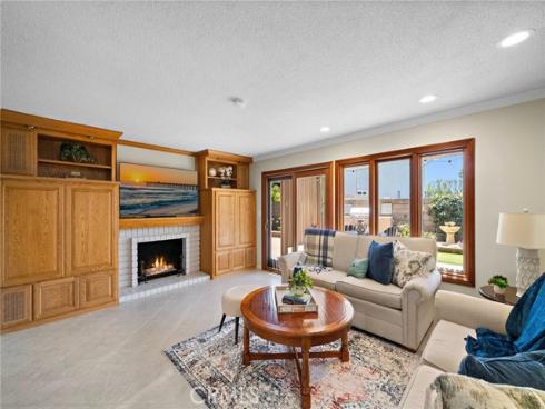 20161 Glacier Circle, Huntington Beach, CA