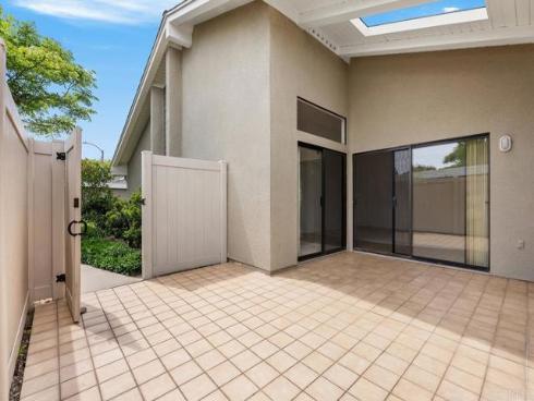 8933 Yolo 1308-A Circle, Huntington Beach, CA