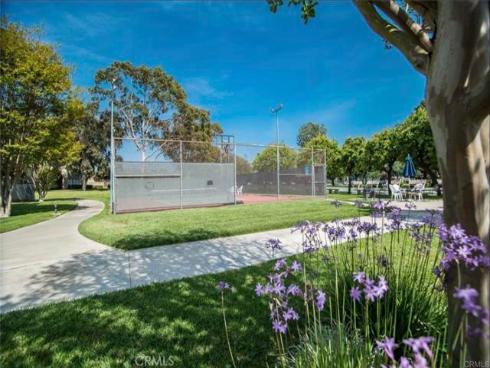 8933 Yolo 1308-A Circle, Huntington Beach, CA