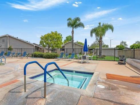 8933 Yolo 1308-A Circle, Huntington Beach, CA