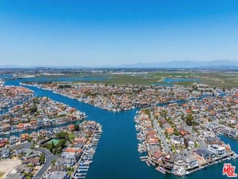 16661 Carousel Lane, Huntington Beach, CA