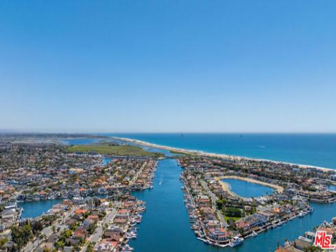 16661 Carousel Lane, Huntington Beach, CA