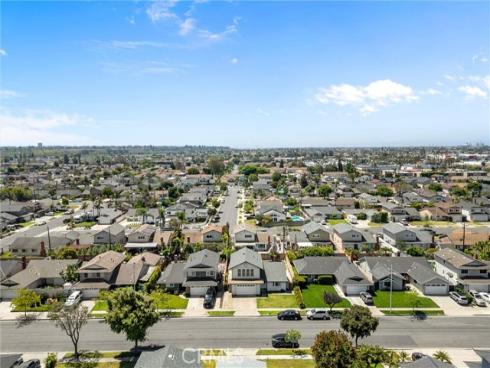 10172 Merrimac Dr , Huntington Beach, CA