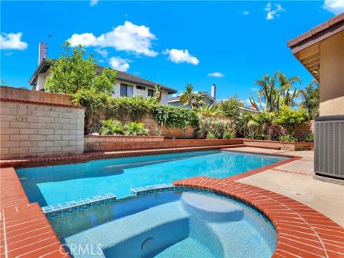8452 Deepview Drive, Huntington Beach, CA