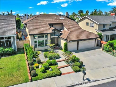 8452 Deepview Drive, Huntington Beach, CA