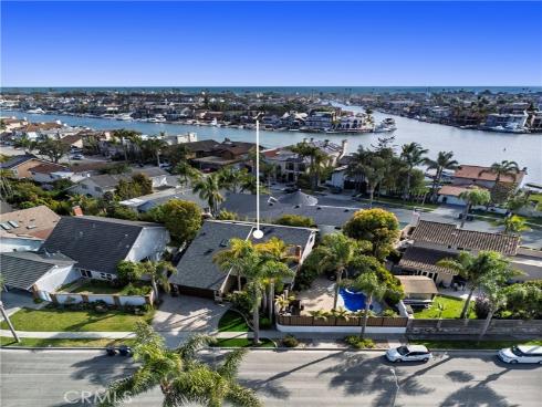 16561  Wanderer   Lane, Huntington Beach, CA